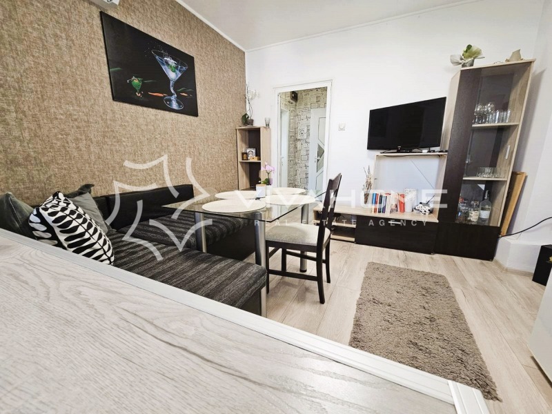 Продава  2-стаен град Варна , Възраждане 3 , 44 кв.м | 55410457 - изображение [2]