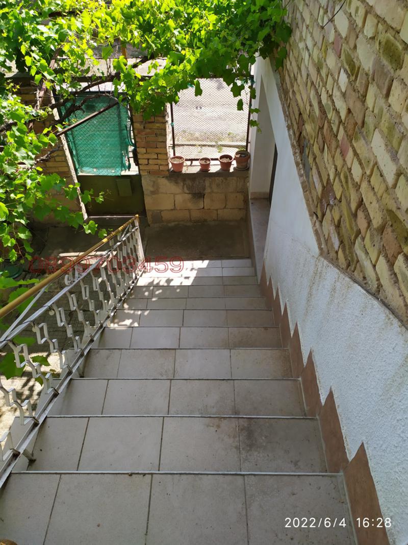 Продава КЪЩА, гр. Нови пазар, област Шумен, снимка 2 - Къщи - 52785357