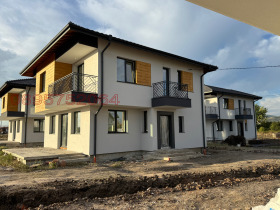 Hus Kostinbrod, region Sofia 1