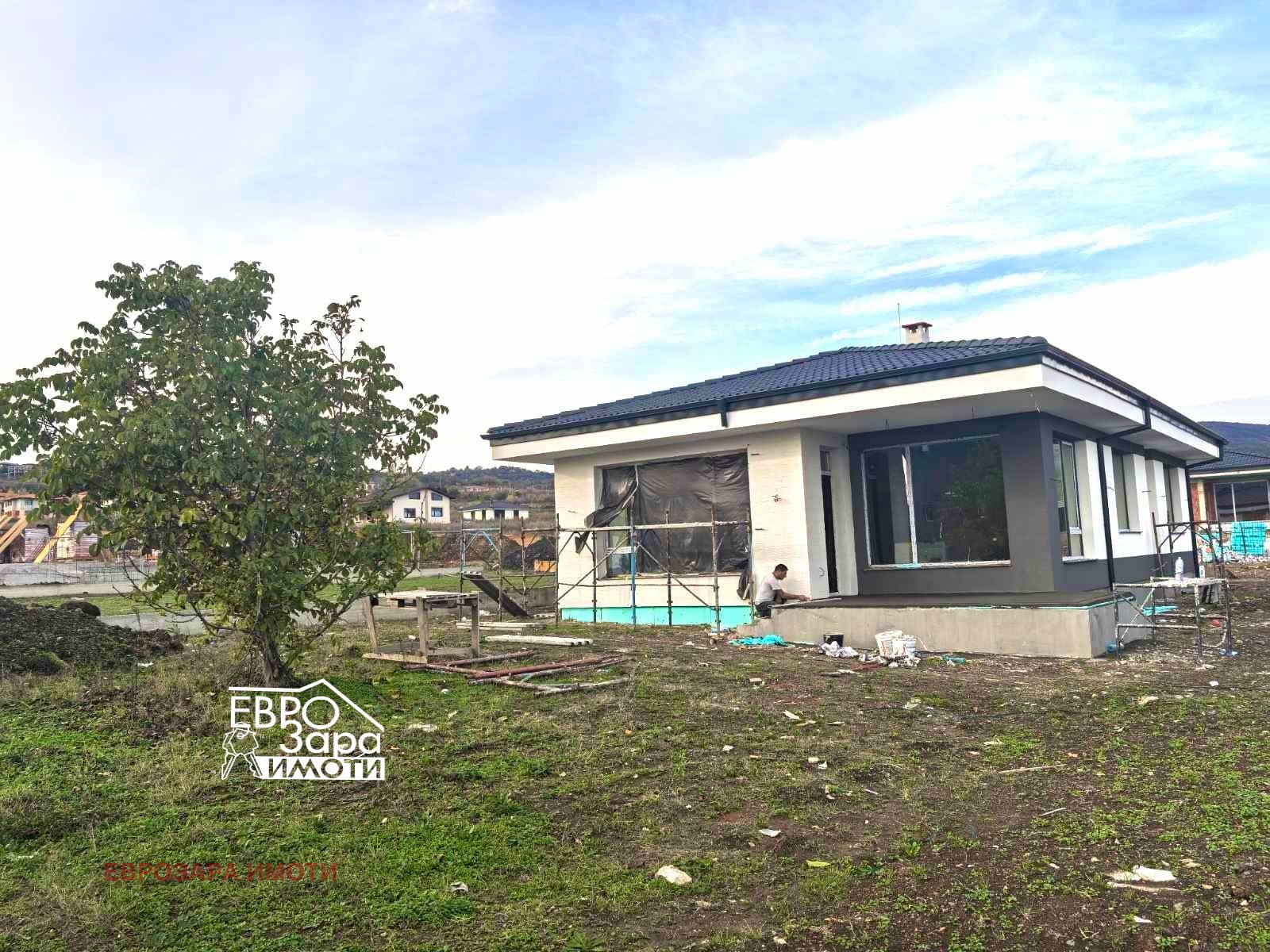 Продава КЪЩА, гр. Стара Загора, Студентско градче, снимка 2 - Къщи - 52402849
