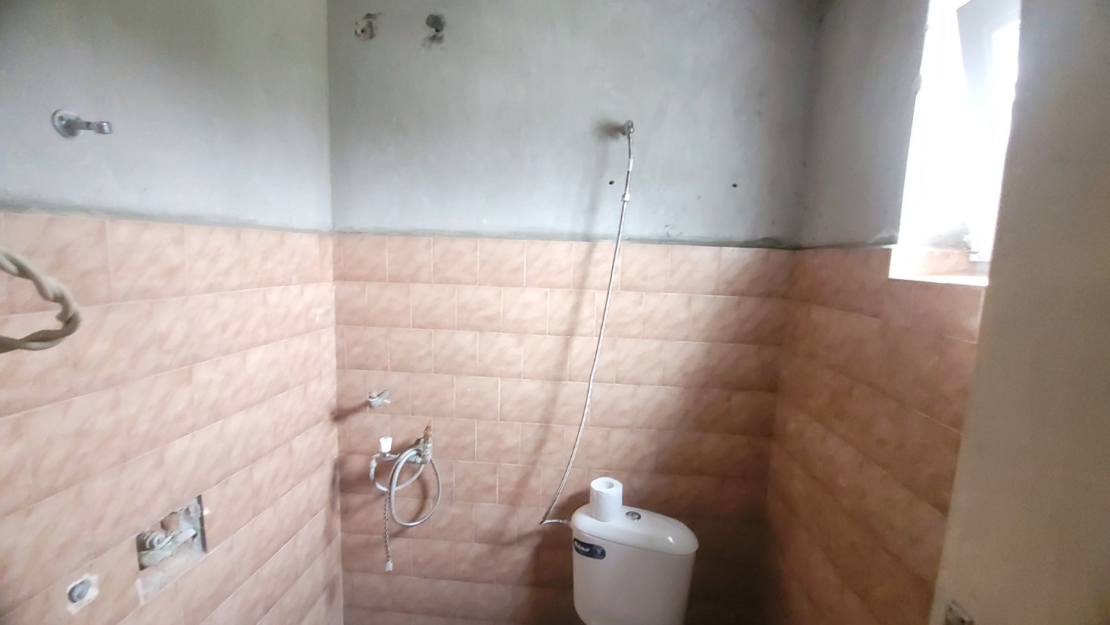 Продава КЪЩА, с. Дъскот, област Велико Търново, снимка 15 - Къщи - 53913669