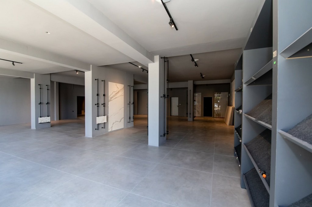 Продава МАГАЗИН, гр. Кърджали, Възрожденци, снимка 13 - Магазини - 53708279