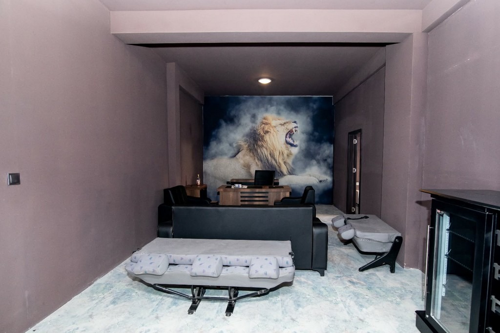 Продава МАГАЗИН, гр. Кърджали, Възрожденци, снимка 11 - Магазини - 53708279