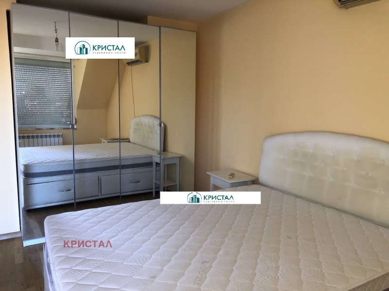 En venta  3 dormitorios Plovdiv , Stariyat grad , 119 metros cuadrados | 21946183 - imagen [3]