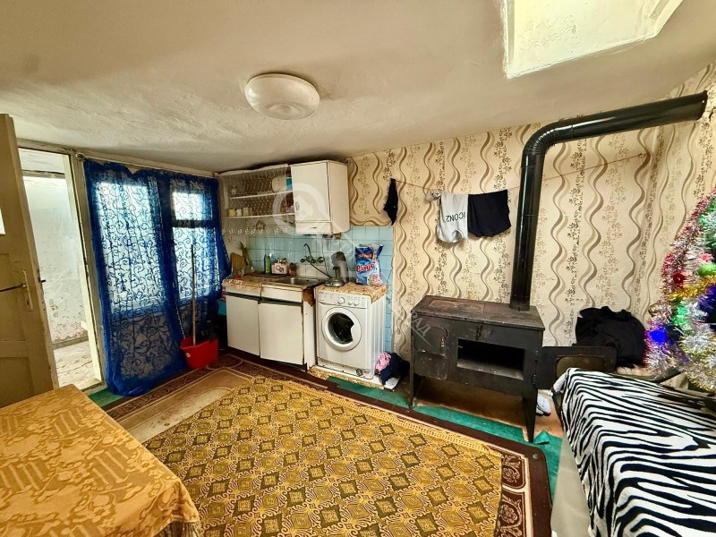 Продава КЪЩА, гр. Елена, област Велико Търново, снимка 3 - Къщи - 52749567