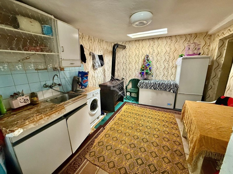 Продава КЪЩА, гр. Елена, област Велико Търново, снимка 2 - Къщи - 52749567