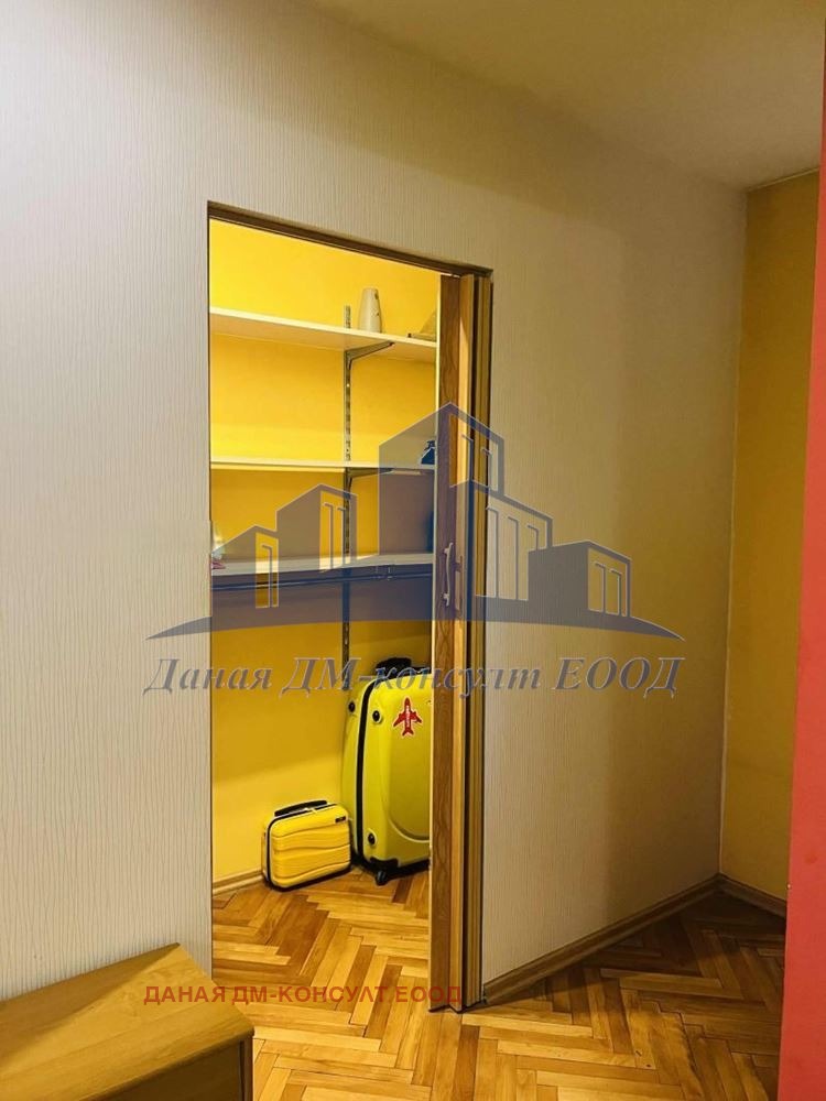 Продава КЪЩА, гр. Шумен, Военно училище, снимка 13 - Къщи - 53183032