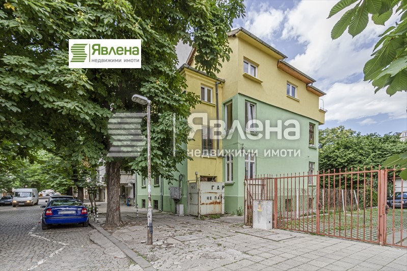 Продава  Етаж от къща град София , Център , 220 кв.м | 27719138