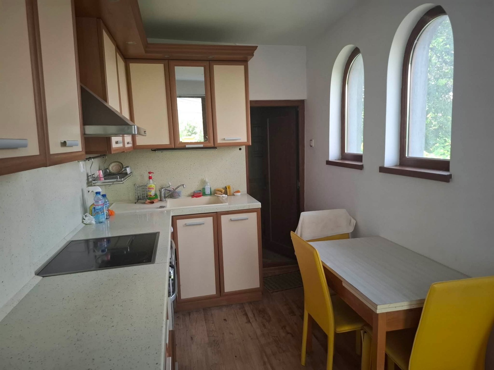 Продава КЪЩА, гр. Шумен, Военно училище, снимка 4 - Къщи - 53005524