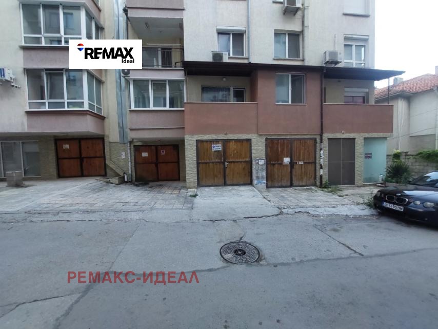 Продава ГАРАЖ, ПАРКОМЯСТО, гр. Варна, Левски 1