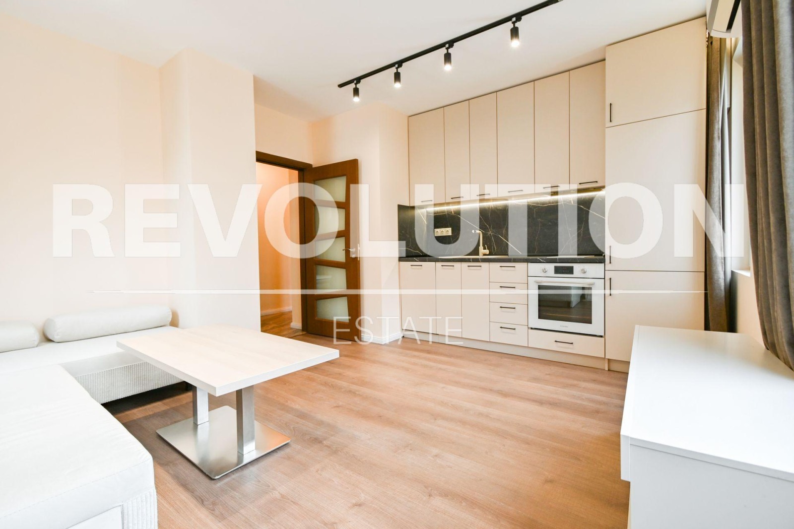 Продава 3-СТАЕН, гр. София, Гео Милев