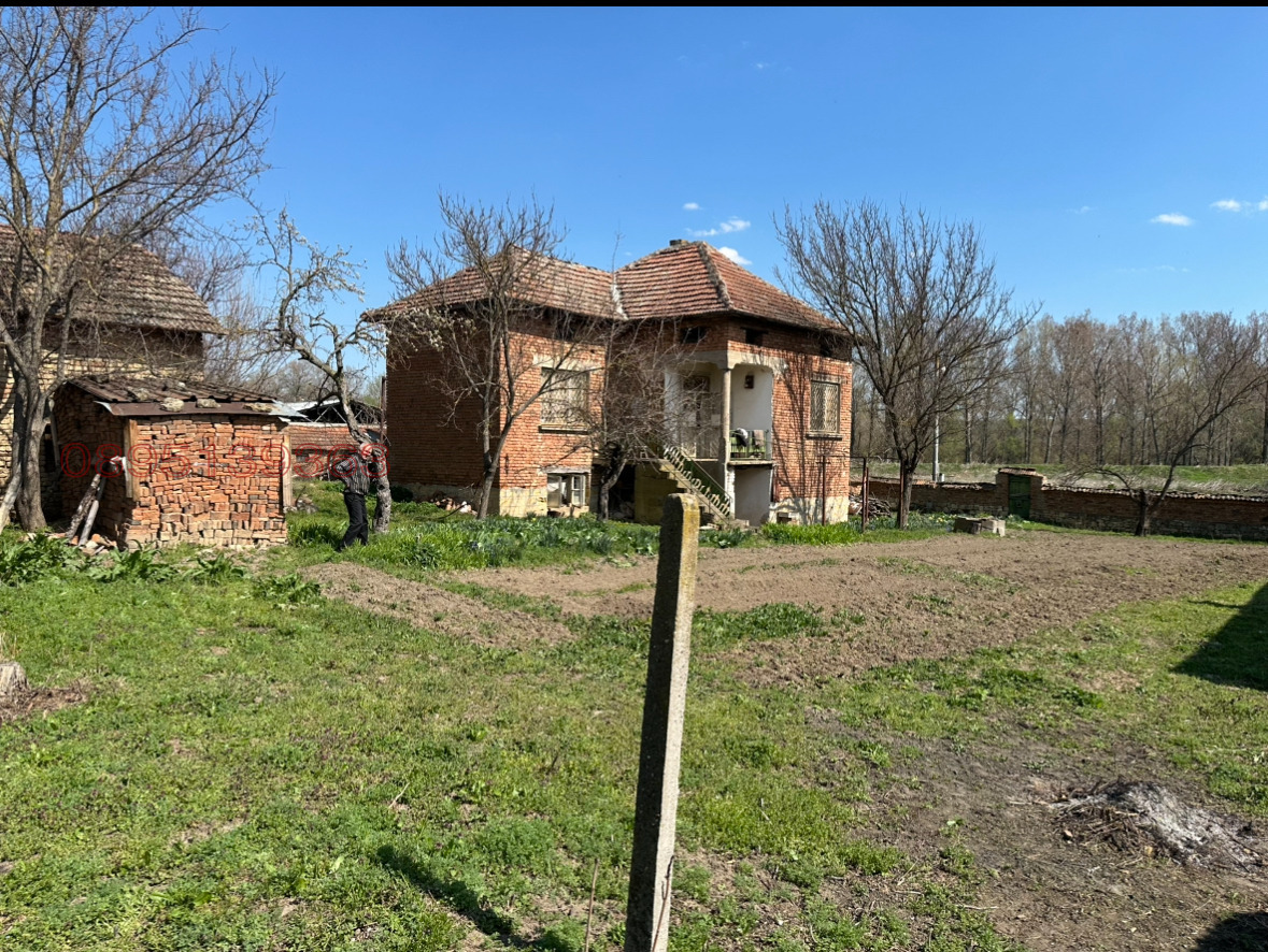 Продава КЪЩА, с. Долни Луковит, област Плевен, снимка 3 - Къщи - 55836173