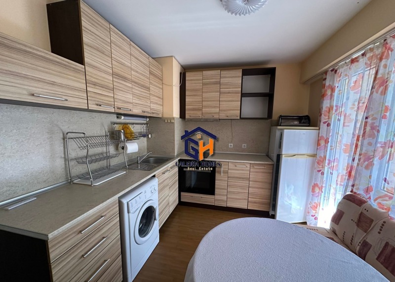 Продава 3-СТАЕН, гр. Бургас, Възраждане, снимка 3 - Апартаменти - 53004144