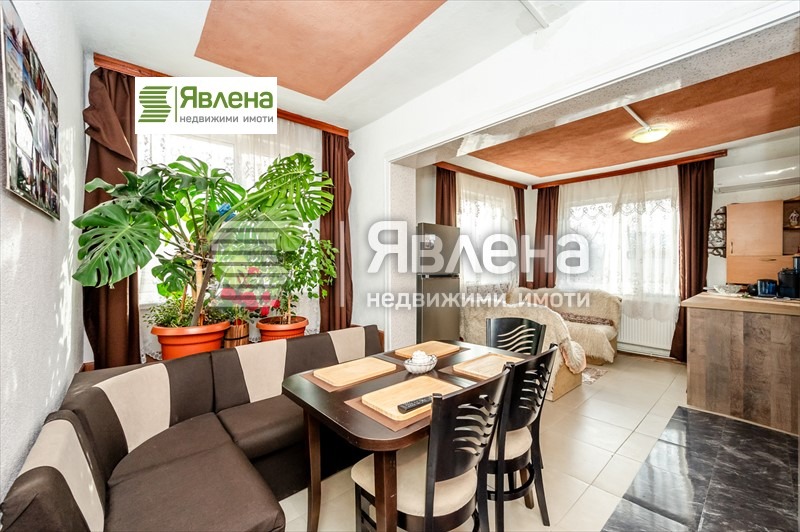 Продава ЕТАЖ ОТ КЪЩА, гр. Перник, Църква