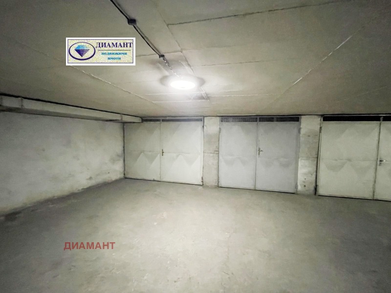 Продава ГАРАЖ, ПАРКОМЯСТО, гр. Русе, Център, снимка 3 - Гаражи и паркоместа - 52721799