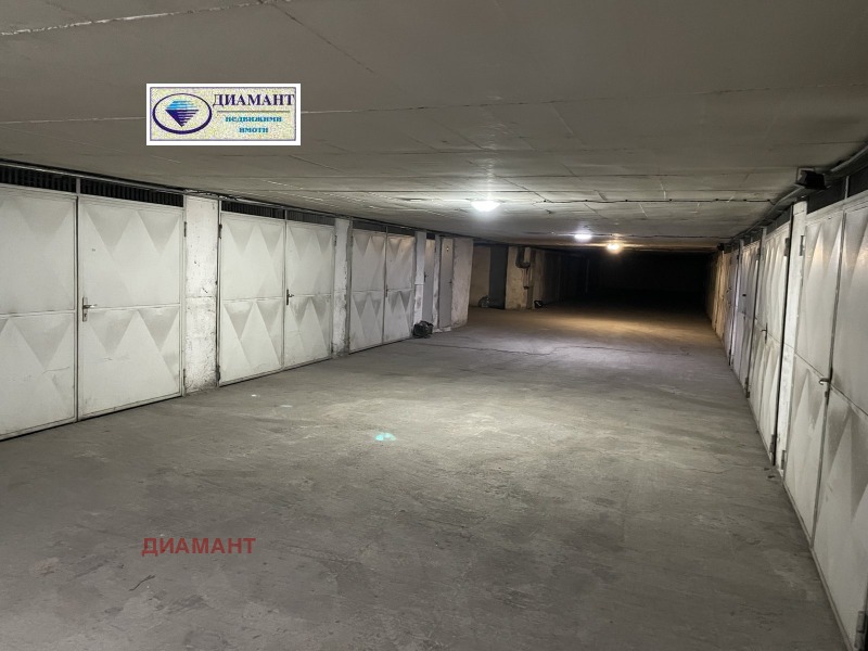 Продава ГАРАЖ, ПАРКОМЯСТО, гр. Русе, Център, снимка 5 - Гаражи и паркоместа - 52721799