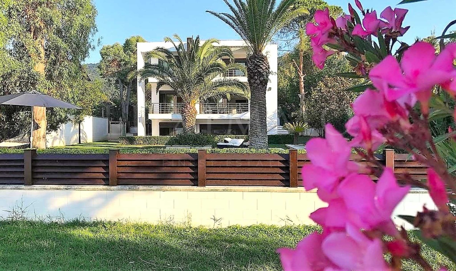 Продава ВИЛА, Извън страната, област Извън страната, снимка 2 - Вили - 51238535