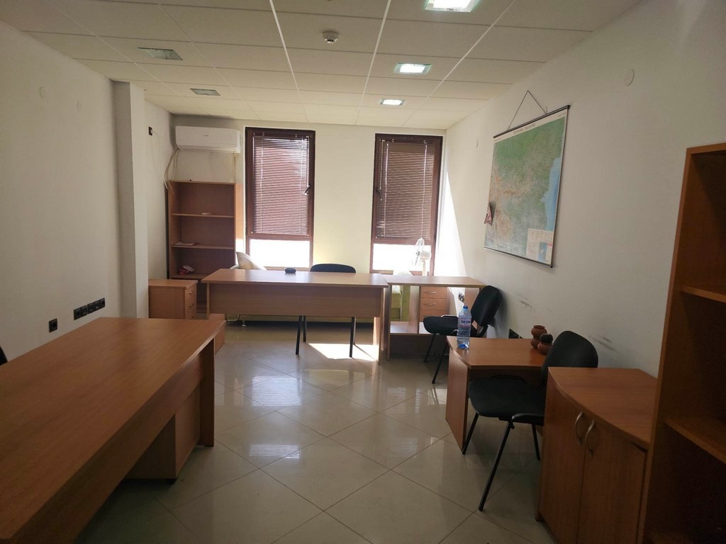 Продава ОФИС, гр. Кърджали, Център, снимка 2 - Офиси - 55810655