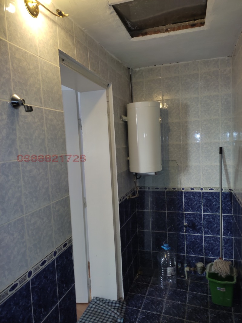 Продава ЕТАЖ ОТ КЪЩА, гр. Хасково, Център, снимка 13 - Етаж от къща - 52778927