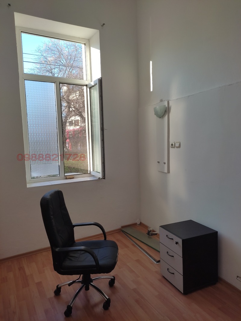 Продава ЕТАЖ ОТ КЪЩА, гр. Хасково, Център, снимка 6 - Етаж от къща - 52778927