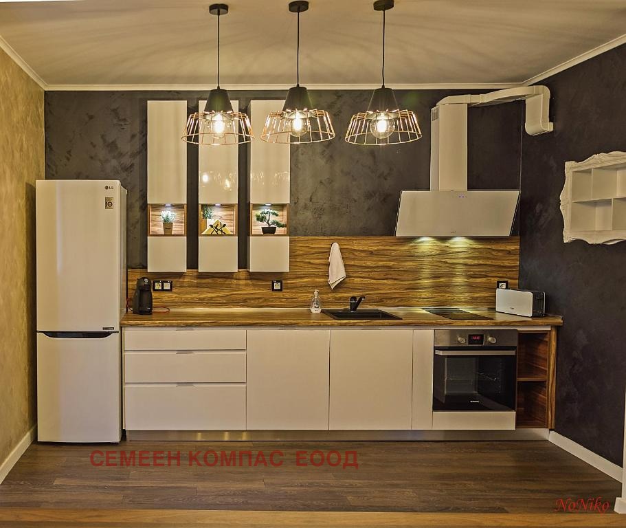 Продава 4-СТАЕН, гр. Пловдив, Център, снимка 2 - Апартаменти - 52306961
