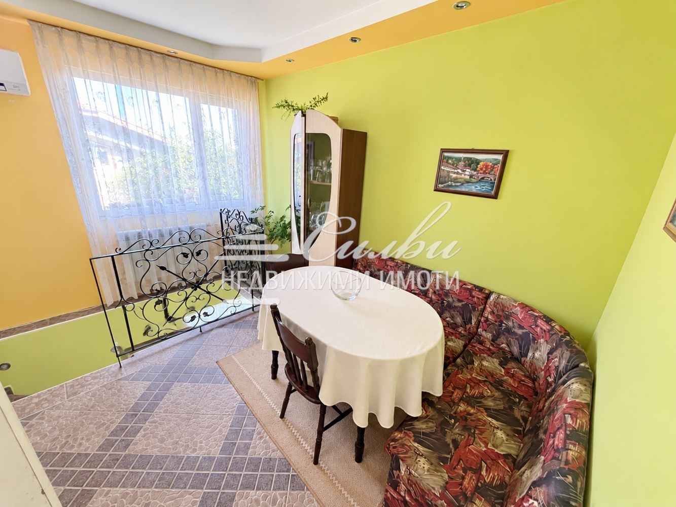 Продава ЕТАЖ ОТ КЪЩА, гр. Шумен, Център, снимка 11 - Етаж от къща - 56092283