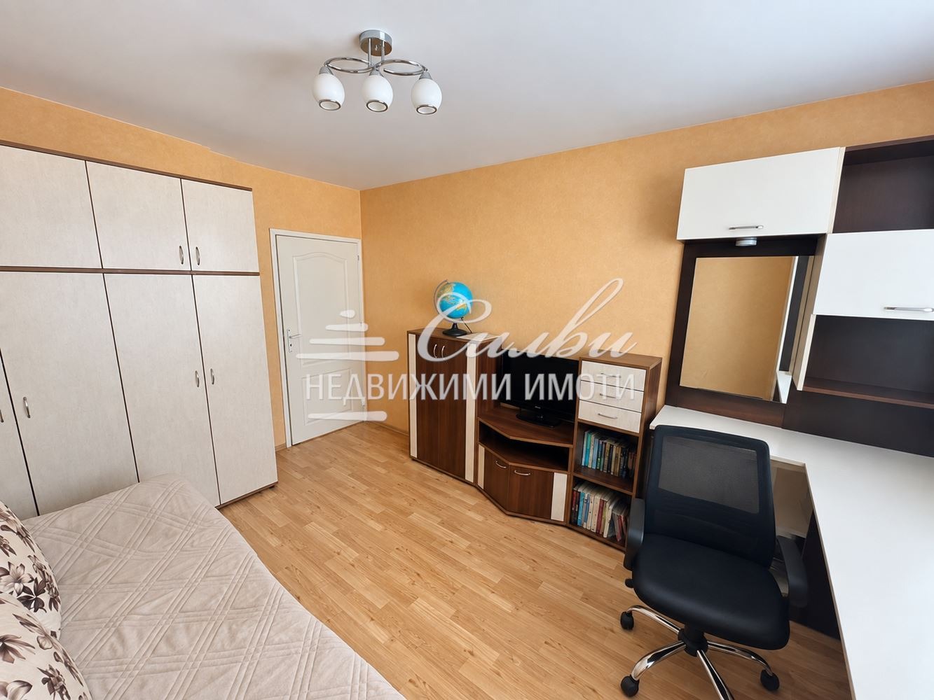 Продава ЕТАЖ ОТ КЪЩА, гр. Шумен, Център, снимка 7 - Етаж от къща - 56092283