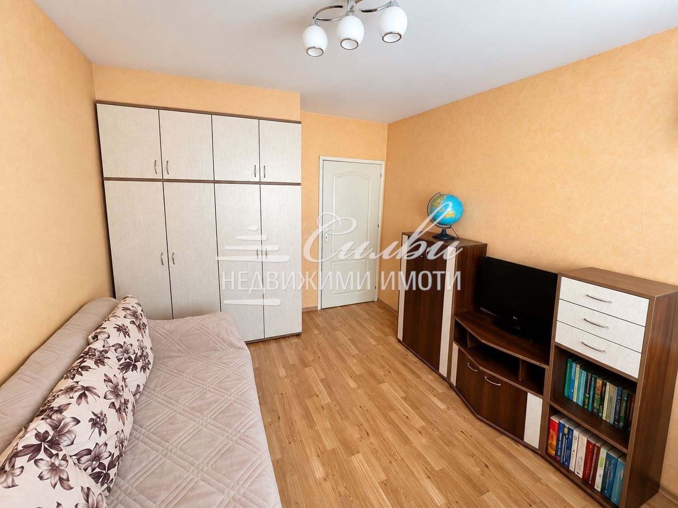 Продава ЕТАЖ ОТ КЪЩА, гр. Шумен, Център, снимка 6 - Етаж от къща - 56092283