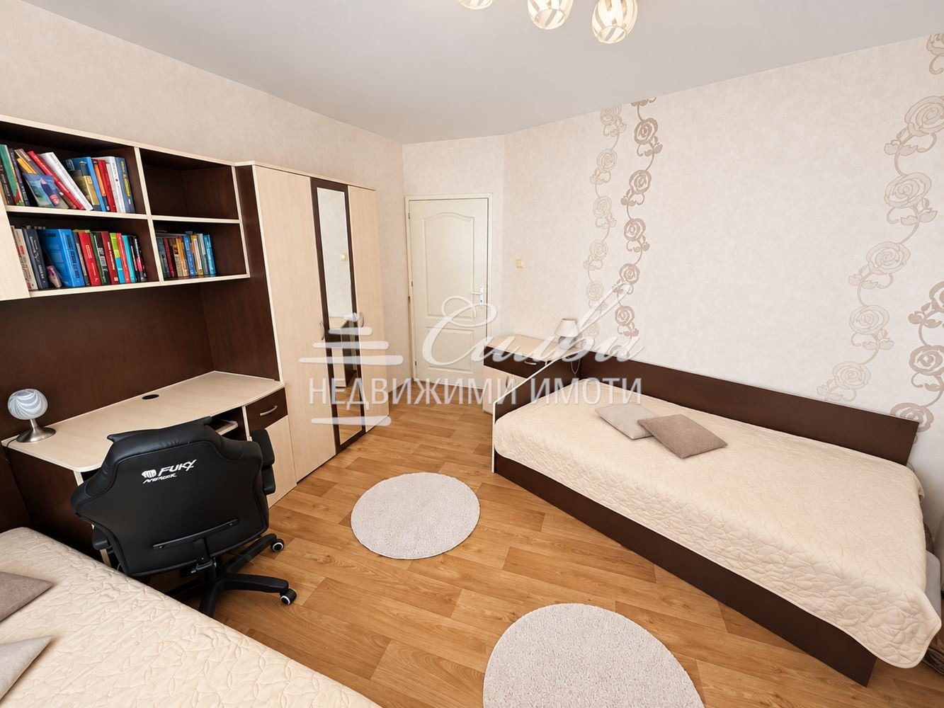 Продава ЕТАЖ ОТ КЪЩА, гр. Шумен, Център, снимка 2 - Етаж от къща - 56092283