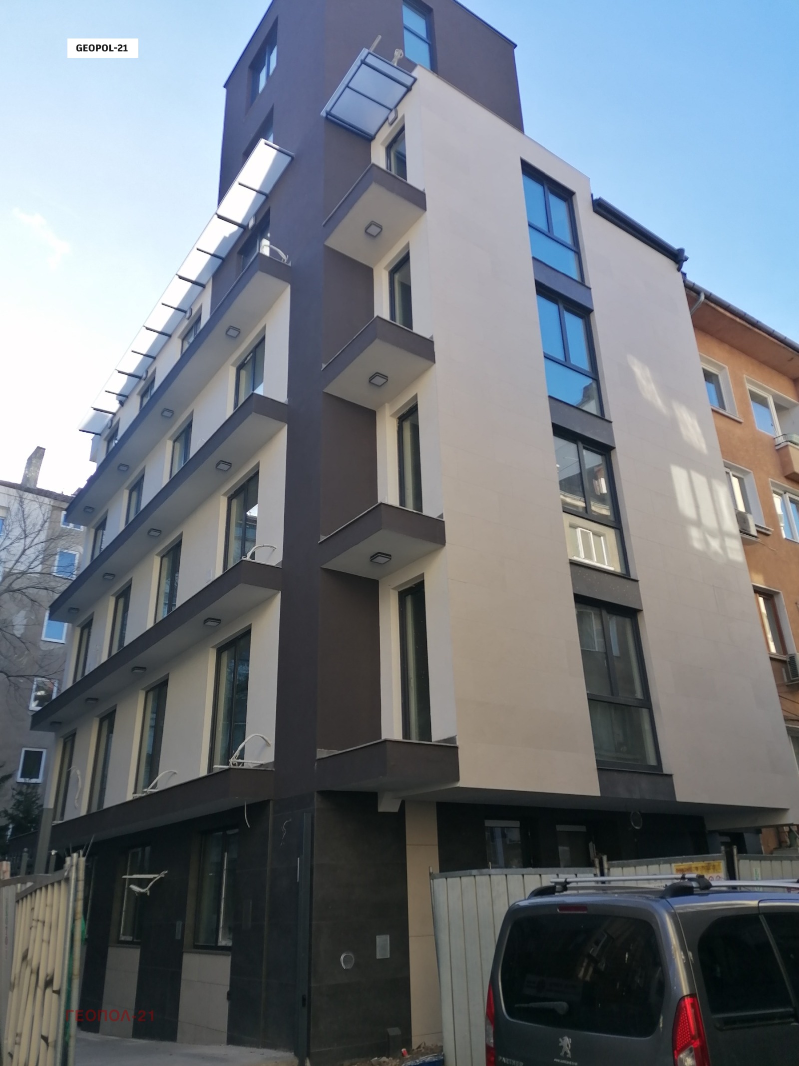 Продава ГАРАЖ, ПАРКОМЯСТО, гр. София, Център, снимка 4 - Гаражи и паркоместа - 55629858
