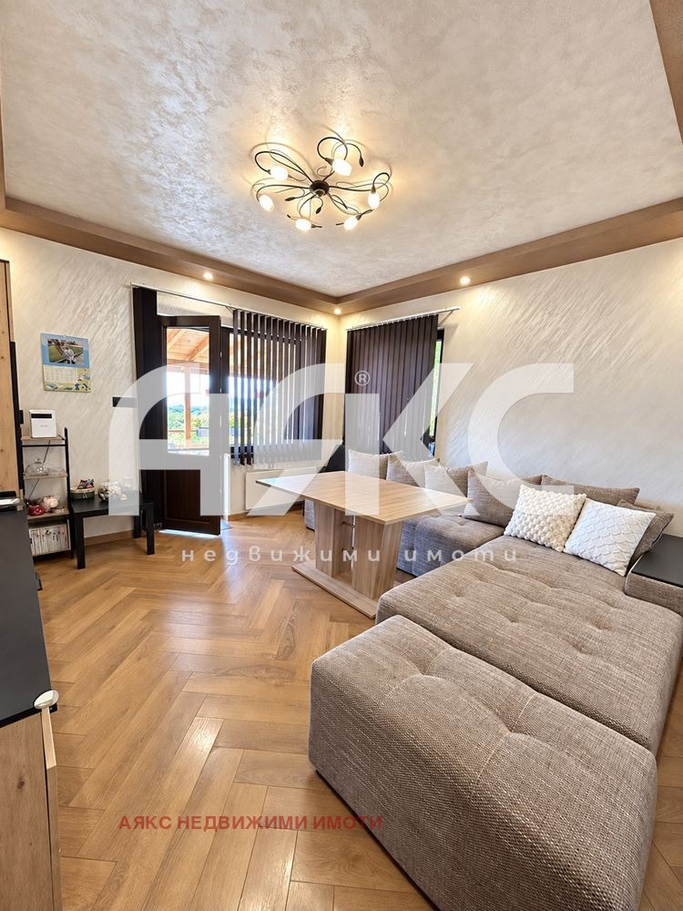 Продава КЪЩА, гр. Годеч, област София област, снимка 2 - Къщи - 56234189