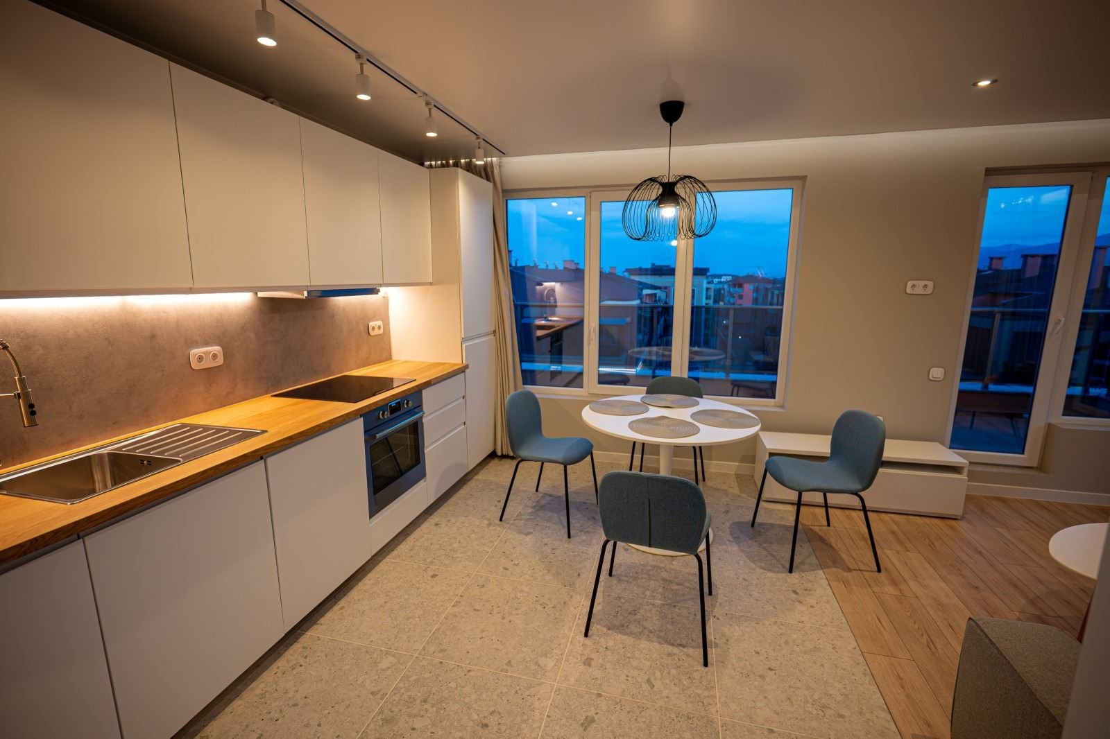 Продава 2-СТАЕН, гр. Пловдив, Кючук Париж, снимка 5 - Апартаменти - 54078619