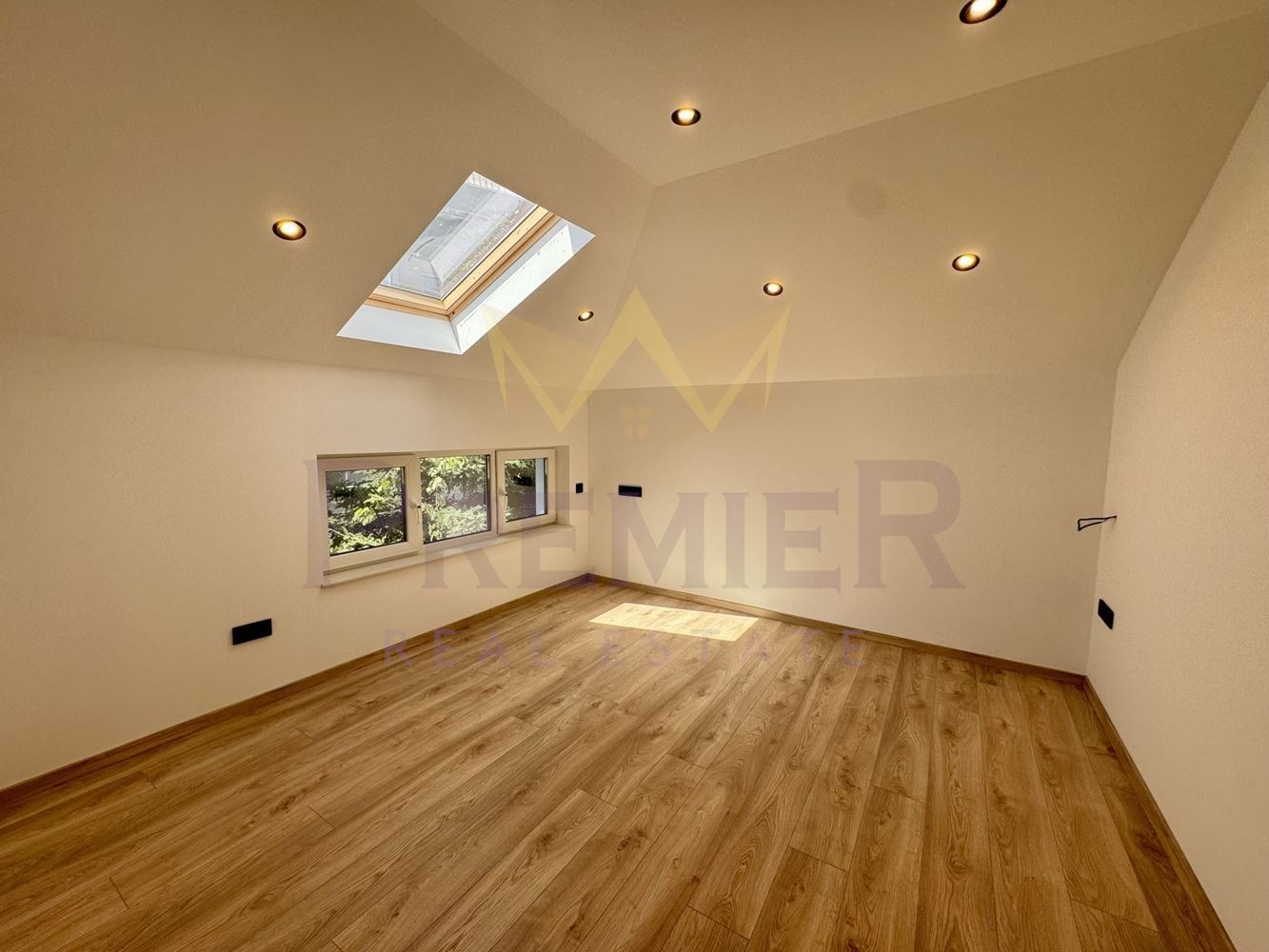 Продава 3-СТАЕН, гр. Варна, Гръцка махала, снимка 2 - Апартаменти - 53724223