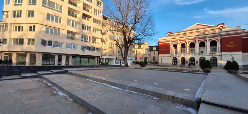 Продава МАГАЗИН в град Русе, Център - 210 кв.м / 660 000 € » 1 290 847.80 лв., Гарвалов
