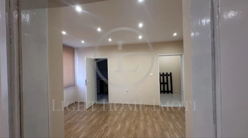 Na sprzedaż  1 sypialnia Plowdiw , Izgrew , 54 mkw | 81514521 - obraz [2]