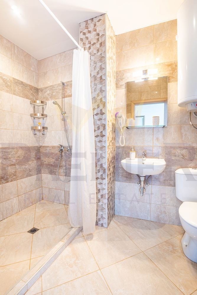 Продава ХОТЕЛ, с. Аспарухово, област Варна, снимка 6 - Хотели - 53767556