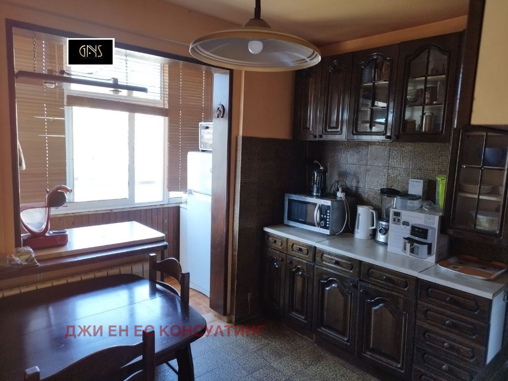 Продава 3-СТАЕН, гр. София, Хладилника