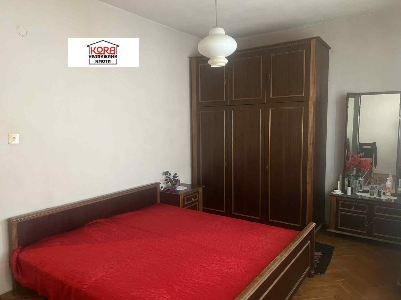 Продава  3-стаен град Плевен , Широк център , 101 кв.м | 39173741
