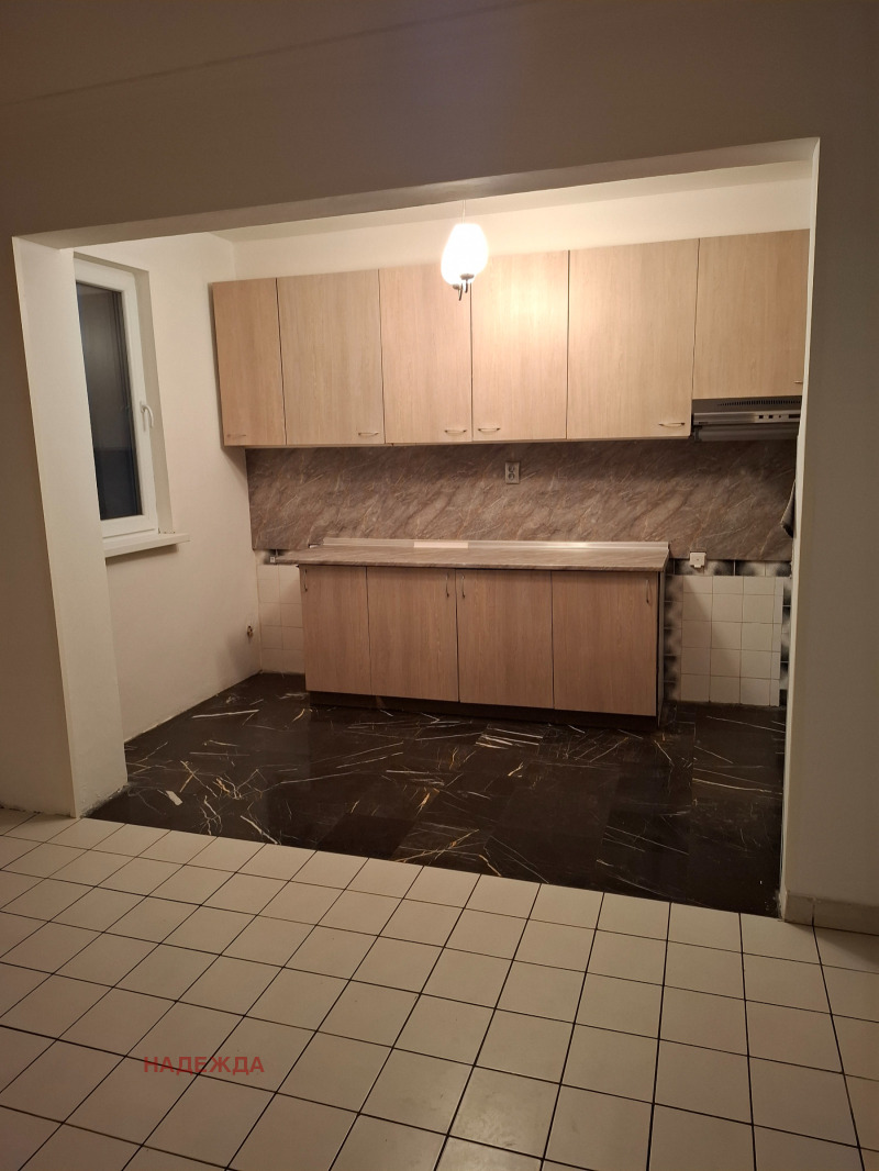 Продава МНОГОСТАЕН, гр. Плевен, Мара Денчева, снимка 2 - Апартаменти - 52601824