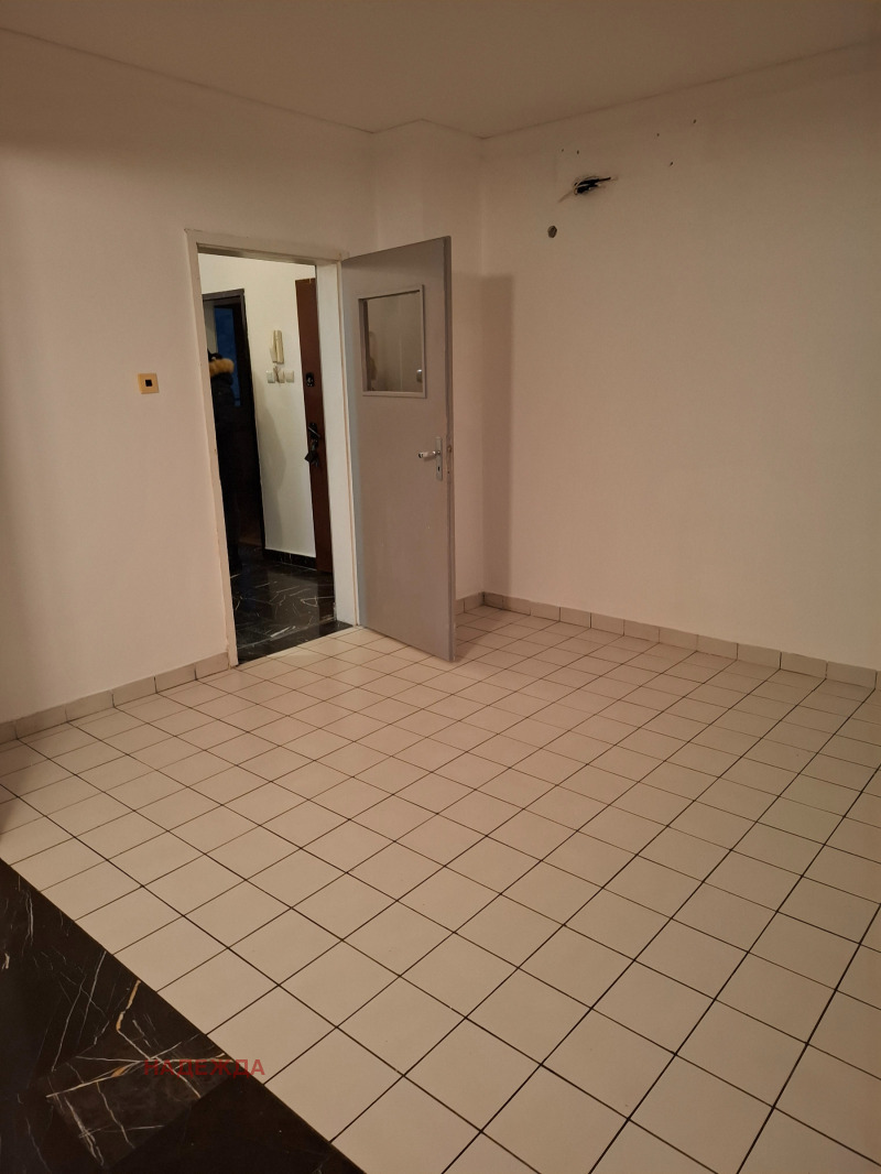 Продава МНОГОСТАЕН, гр. Плевен, Мара Денчева, снимка 4 - Апартаменти - 52601824