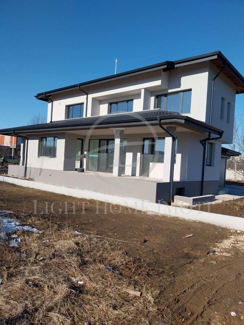 Продава КЪЩА, гр. Пловдив, Остромила, снимка 1 - Къщи - 48783308