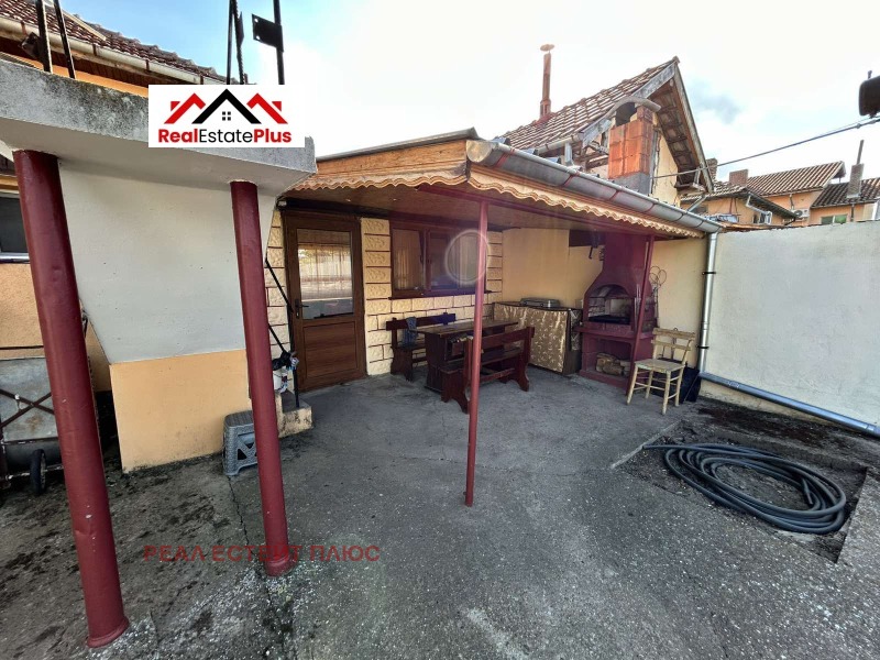 Продава КЪЩА, гр. Белене, област Плевен, снимка 2 - Къщи - 53072211