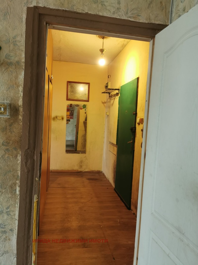 Te koop  Studio Sofia , Mladost 2 , 43 m² | 22870104 - afbeelding [4]