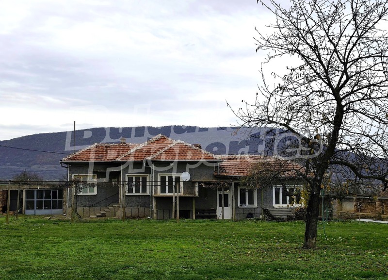Продава КЪЩА, с. Ряховците, област Габрово