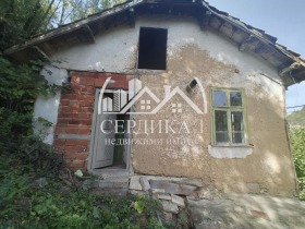 Продажба на имоти в с. Горановци, област Кюстендил - изображение 1 