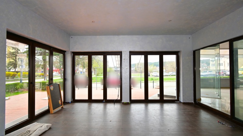 Продава МАГАЗИН, гр. Перник, Изток, снимка 9 - Магазини - 53099613