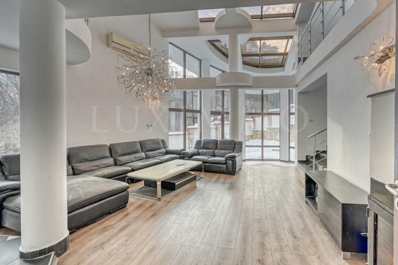 Продава КЪЩА в град София, гр. Банкя - 493 кв.м / 895 000 € » 1 750 467.85 лв., ЛУКСИММО