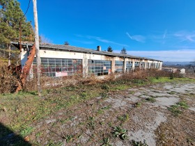 Bâtiment industriel Dermantsi, région Lovetch 8