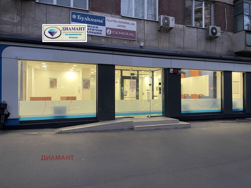 Продава  Магазин град Русе , Широк център , 185 кв.м | 69527108