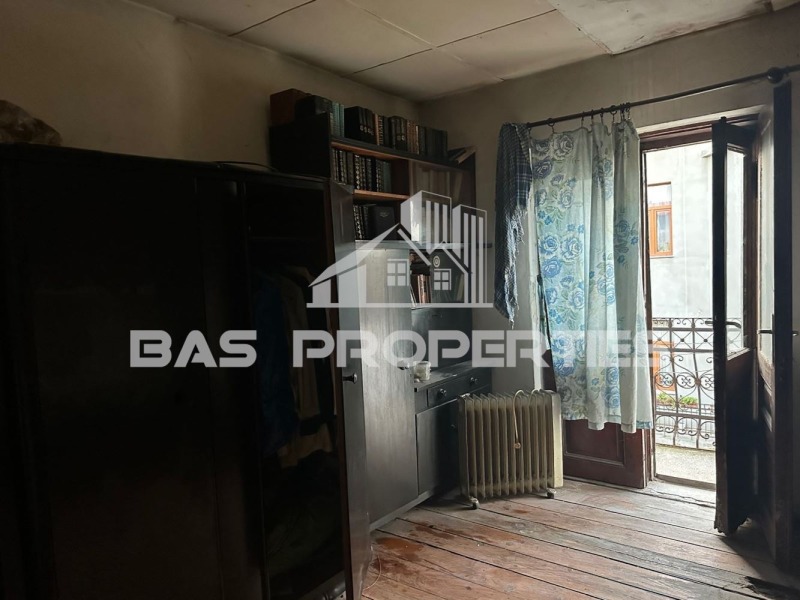 Продава 3-СТАЕН, гр. София, Център, снимка 2 - Апартаменти - 53153290